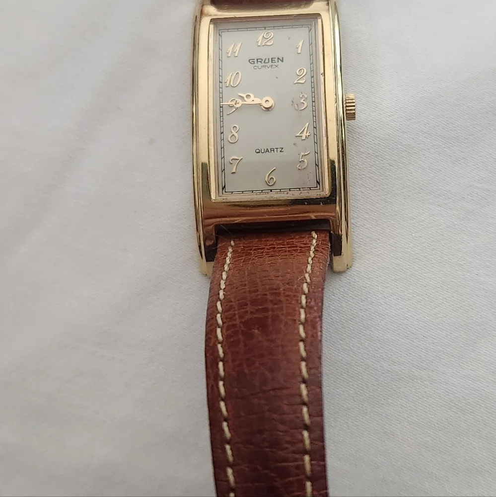VTG GRUEN CURVEX / SUPER RARE / CREAM DIAL / QUARTZ - Picture 7 of 11
